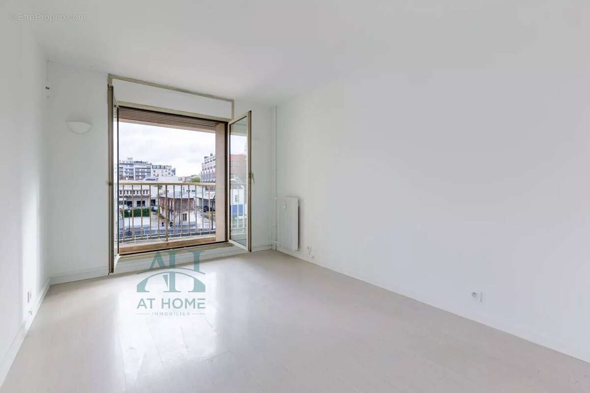 Appartement à PARIS-10E