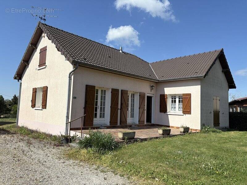 Maison à SOMMESOUS