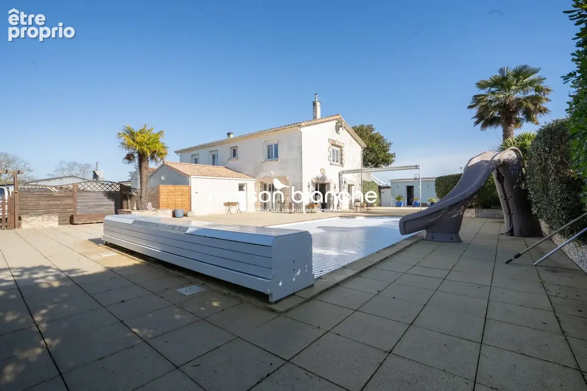 Maison 10 pièces 230 m² à vendre à Longeville-Sur-Mer (85560) - photo 2