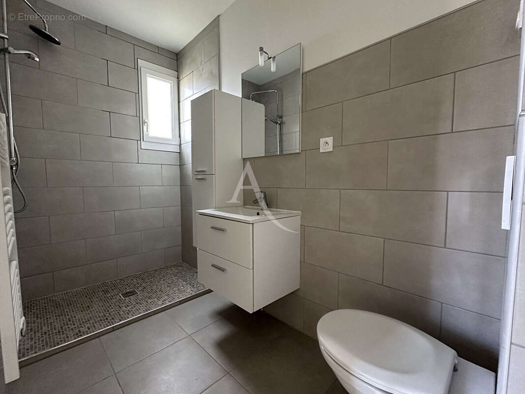 Maison à COURBEVOIE