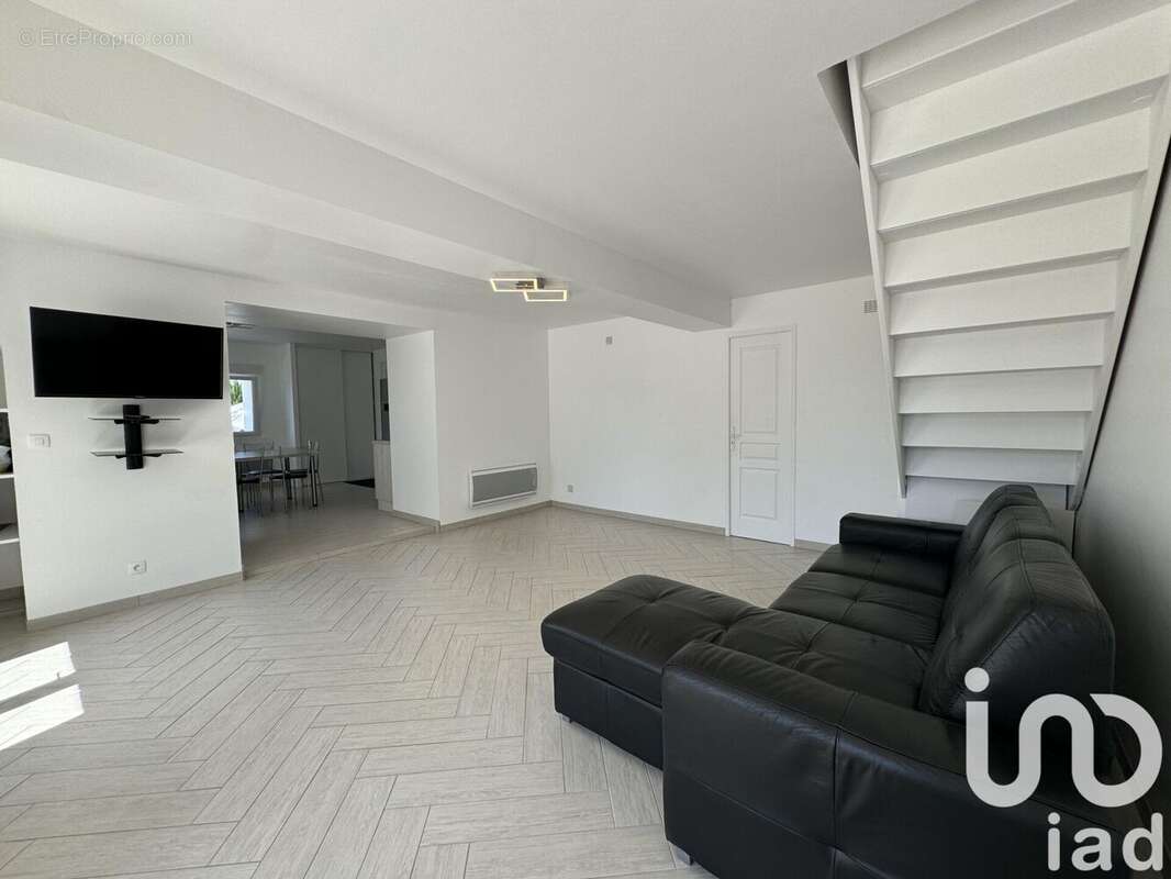 Maison 144 m² à Brain-Sur-Allonnes  - photo 4