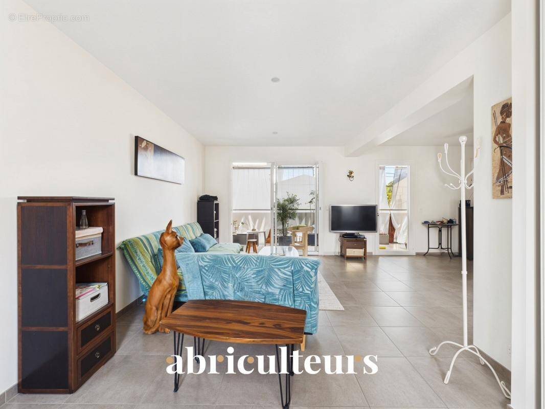 Appartement à PELISSANNE