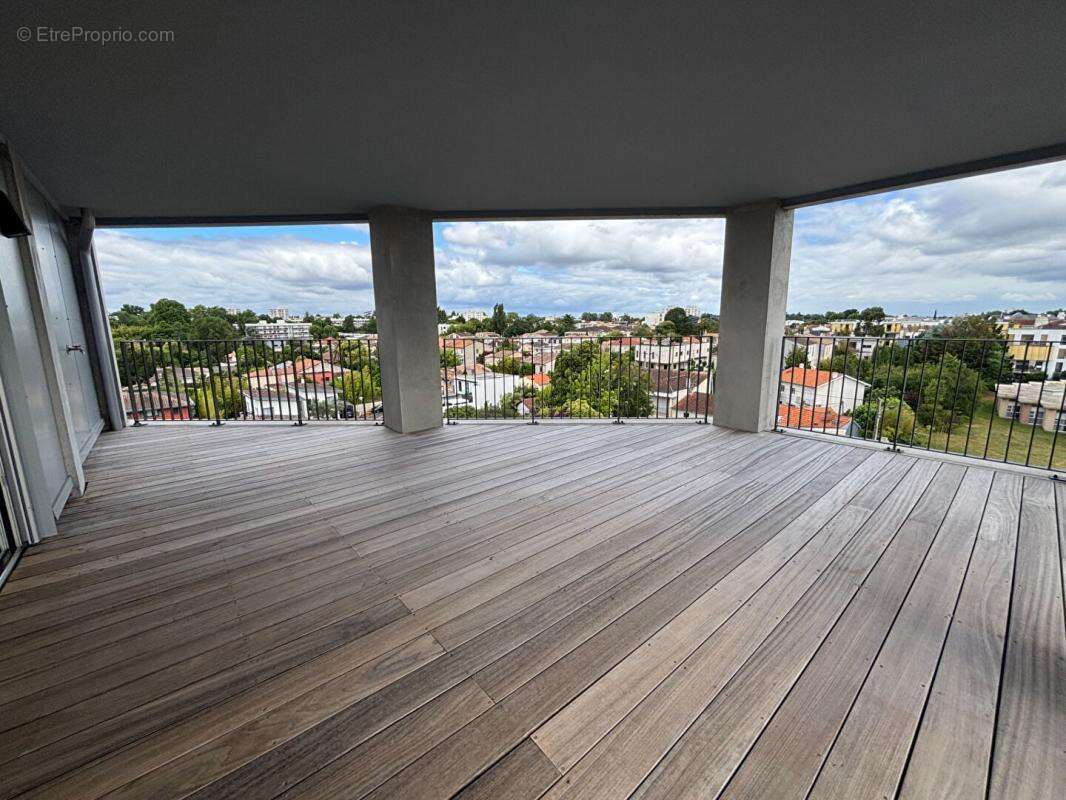 Appartement à BORDEAUX