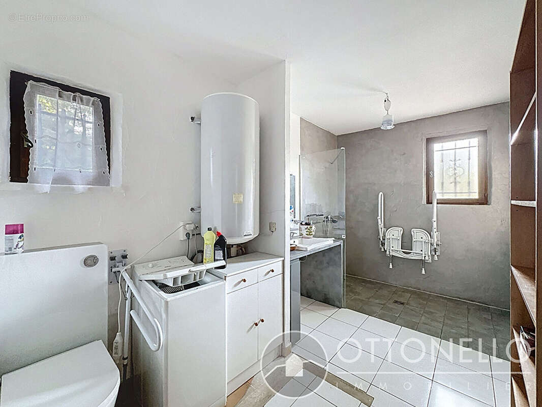 Maison à ROQUEBRUNE-SUR-ARGENS