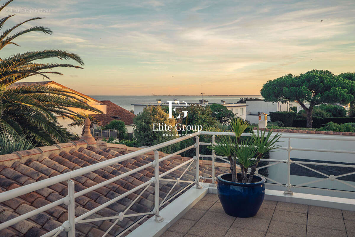 Maison à VAUX-SUR-MER