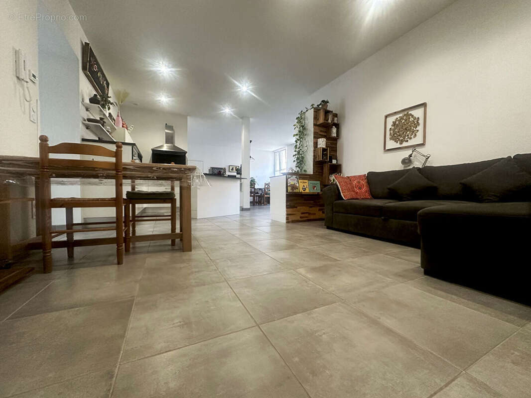 À vendre Maison/Appartement T5 entièrement rénové proche gare avec terrasse - photo 4