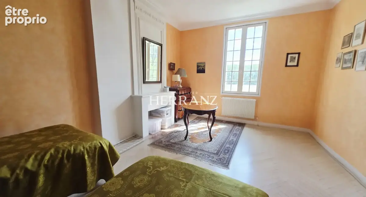 Maison de caractere 277 m2 - - photo 11