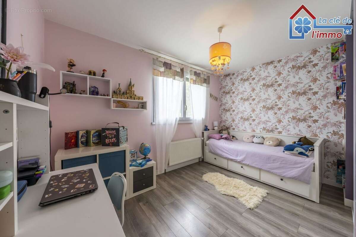 Maison à MOISSY-CRAMAYEL