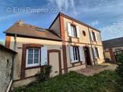 Maison à PRUNAY-LE-GILLON