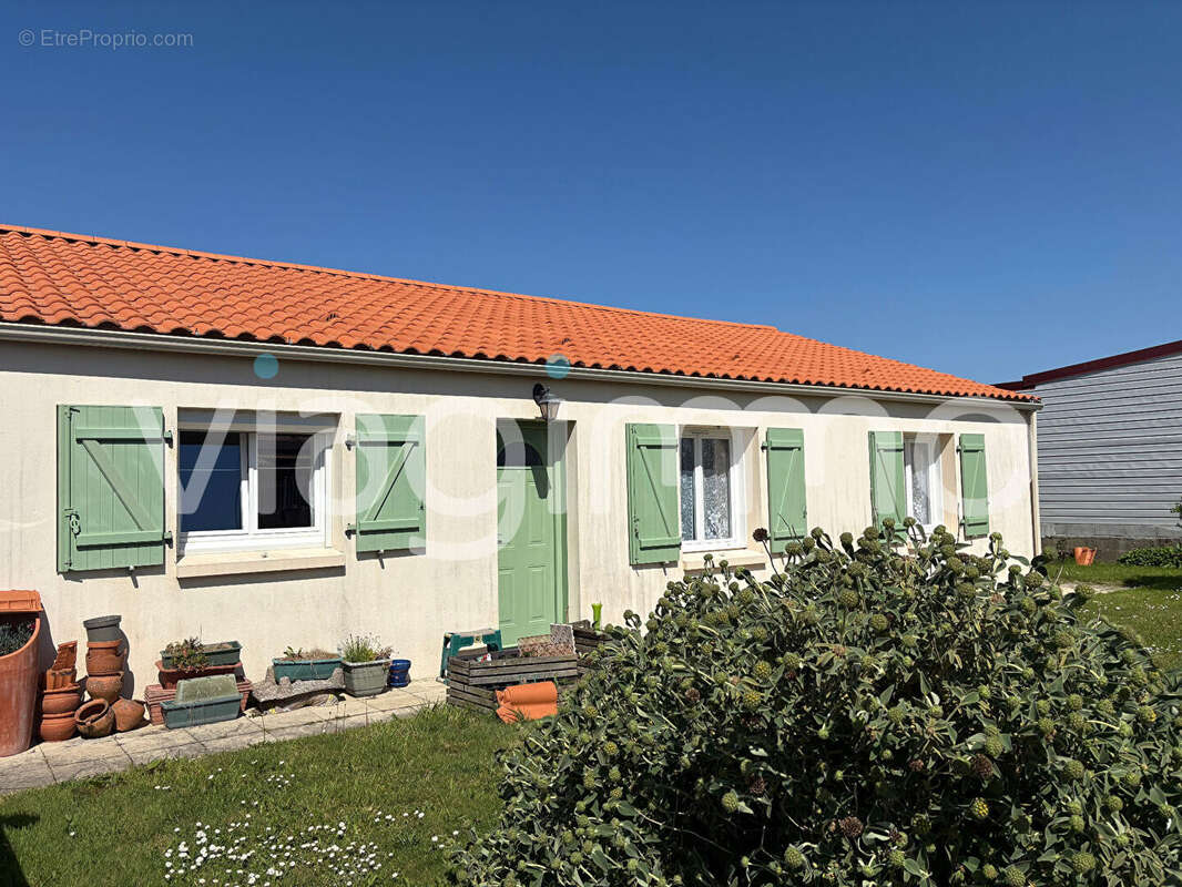 Maison à LA GENETOUZE