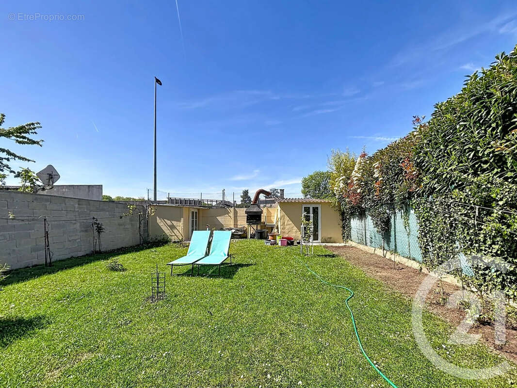 Maison à COMBS-LA-VILLE
