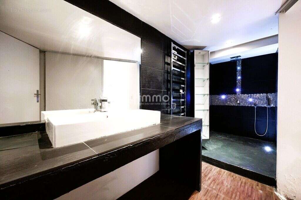 Appartement à MARSEILLE-3E