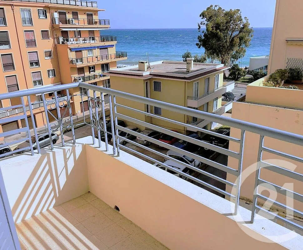 Appartement à ROQUEBRUNE-CAP-MARTIN