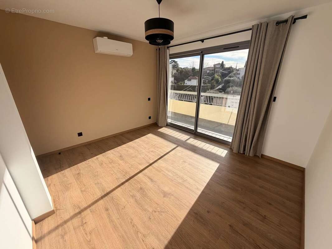 Appartement à VENCE