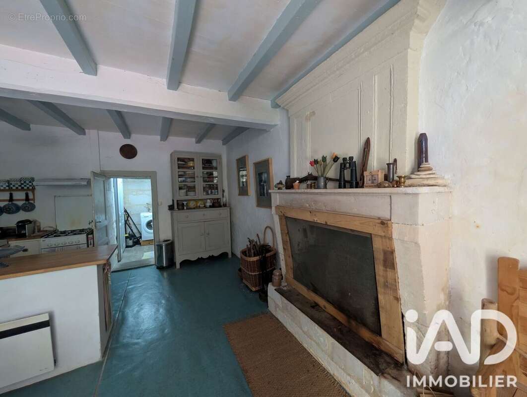 Maison 122 m² à Saint-Dizant-Du-Gua  - photo 4