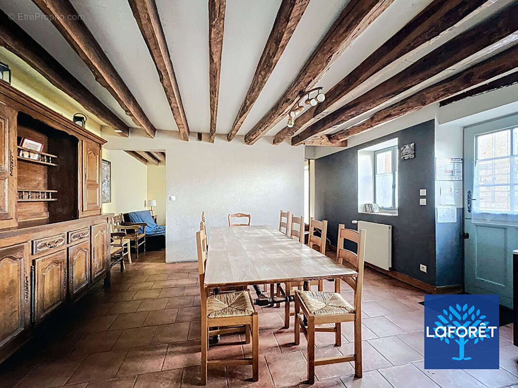 Maison à SAINT-MARTIN-EN-BIERE