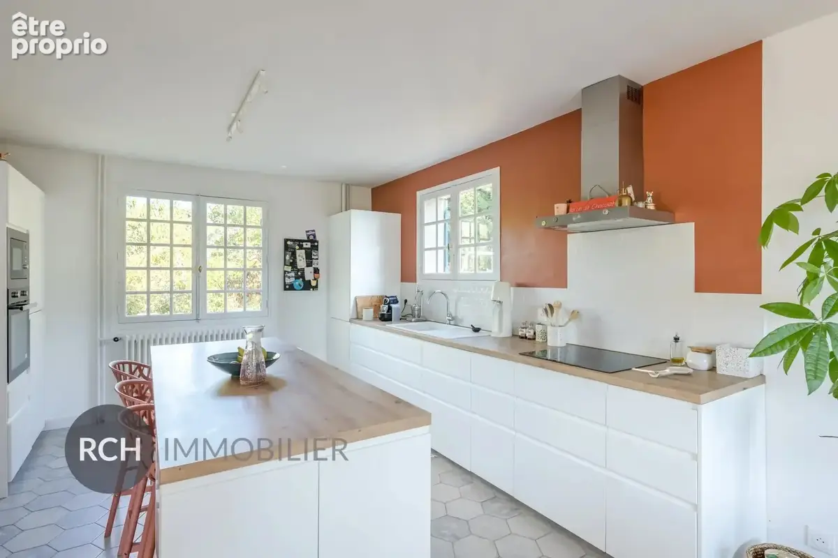 Exclusivité - Grande maison familiale sur un beau jardin au calme - photo 11