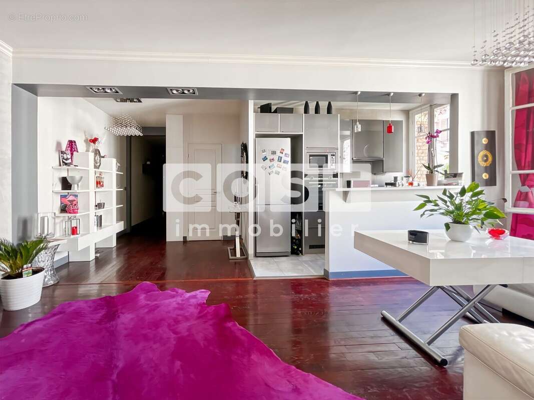 Appartement à PARIS-17E