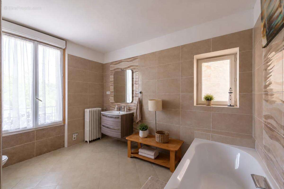 Maison de 7 pièces de 185 m² à Montmirail - photo 10