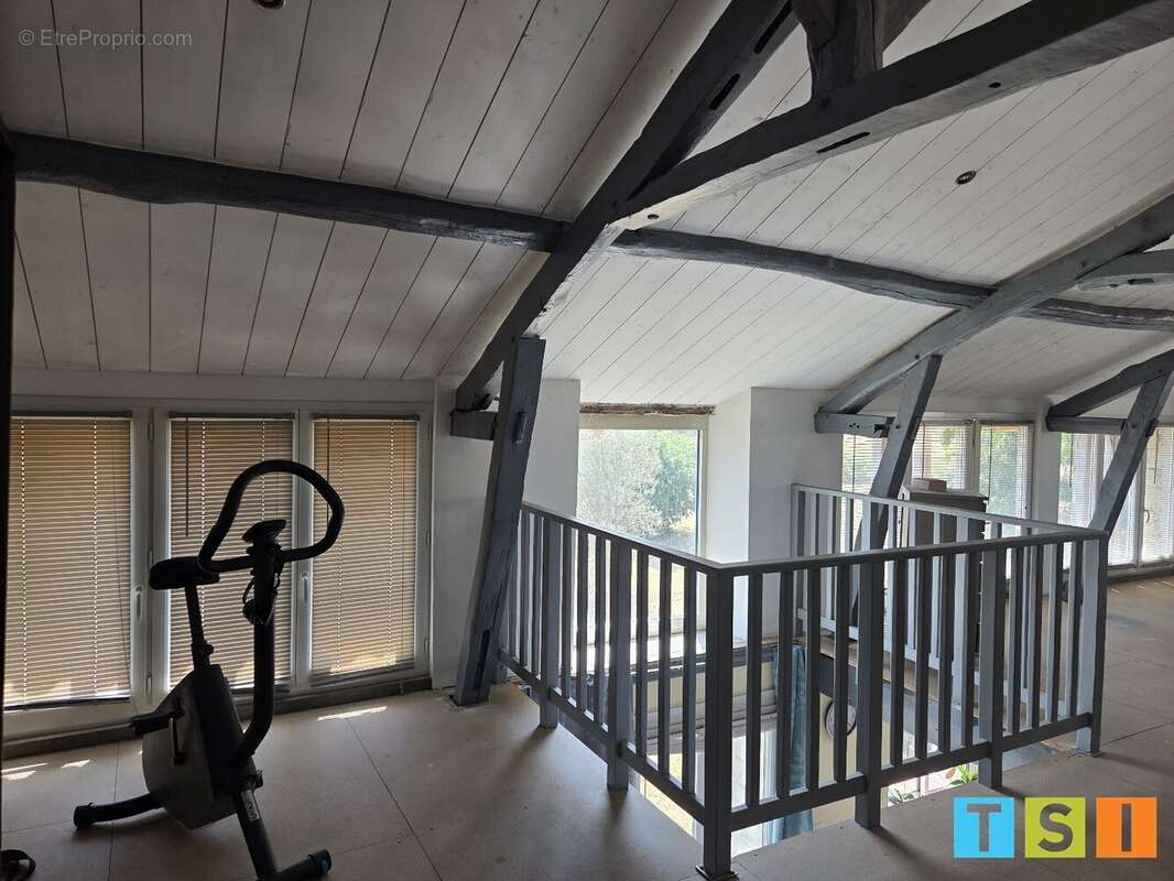 Corps de ferme à finir de rénover de 177 m² sur 1,09 hectare avec vue exceptionnelle sur les Pyrénées - photo 10