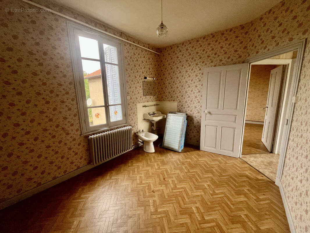 Maison à AUZAT-LA-COMBELLE