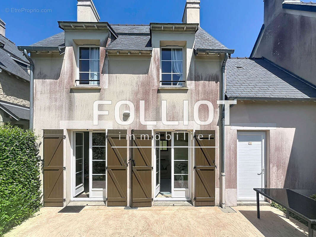Maison à PORT-EN-BESSIN-HUPPAIN