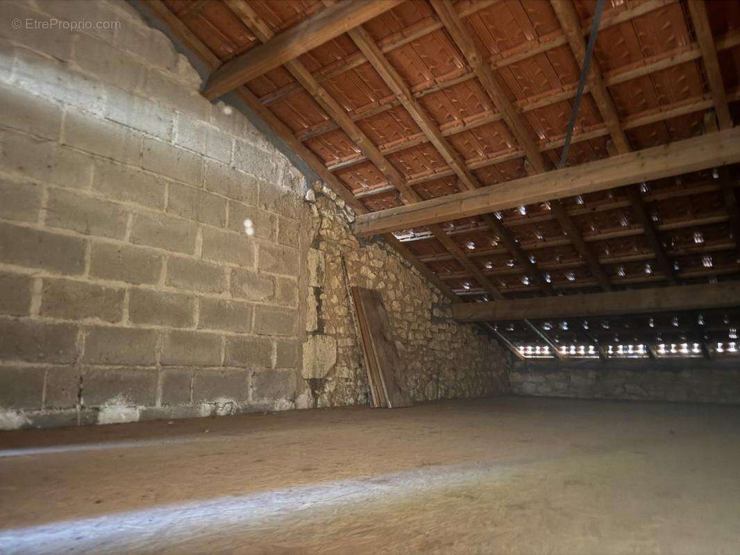 Maison 100 m² à Saint-Savin  - photo 2
