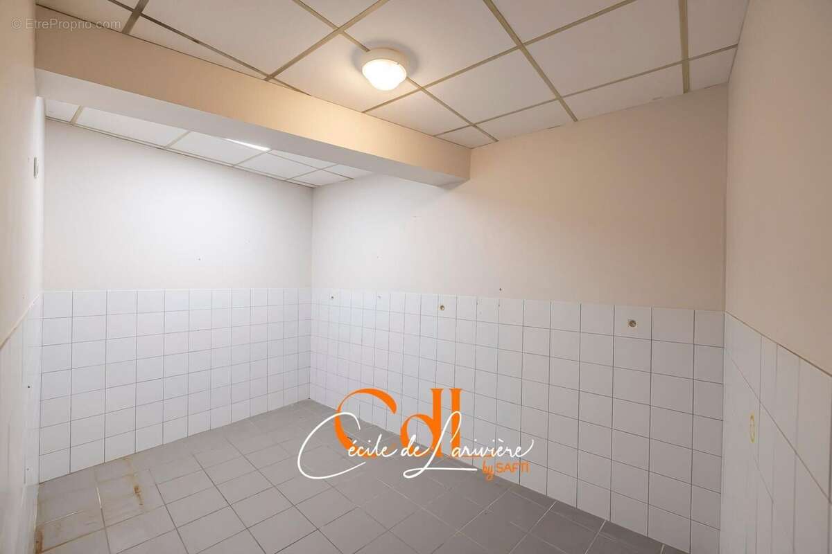Commerce 126 m² à Landivisiau  - photo 7