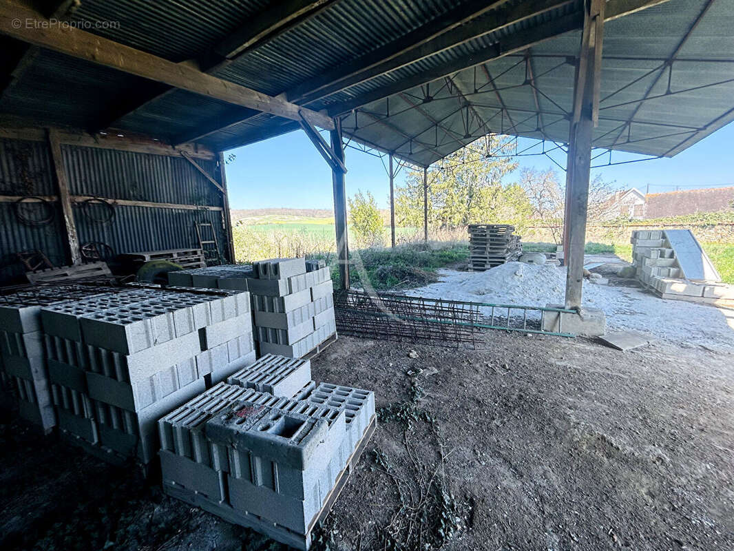 Terrain à MELZ-SUR-SEINE