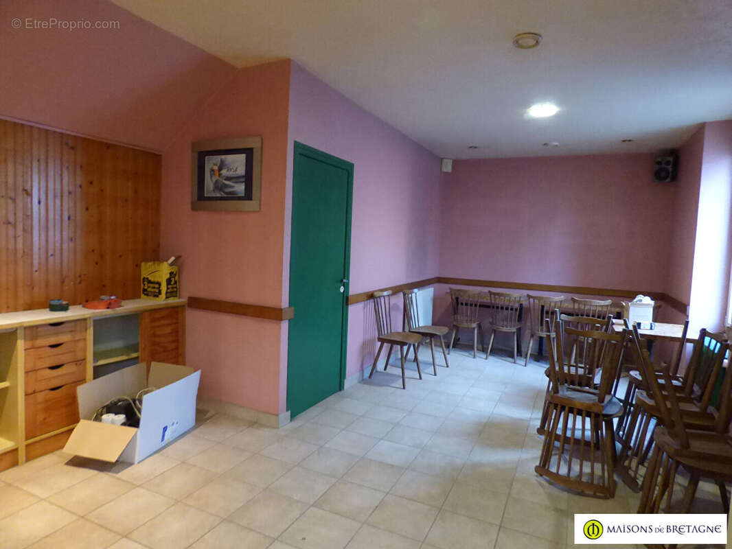 Bannalec, immeuble avec appartement et commerce - photo 3