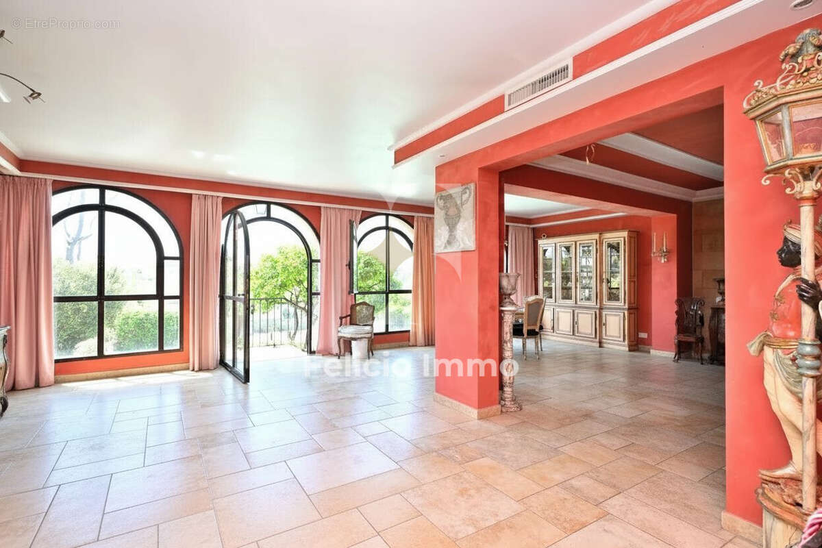 Maison à MOUGINS