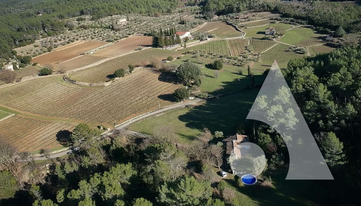 Maison à ENTRECASTEAUX