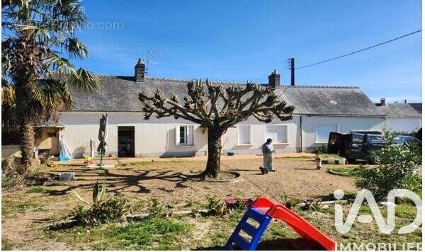 Photo 2 - Maison à YVRE-LE-POLIN
