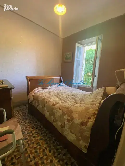 GENERARGUES, Maison de maitre en pierre de 94m2 et un garage de 80 m2, le tout sur 1595 m2 de terrain clos ave - photo 8