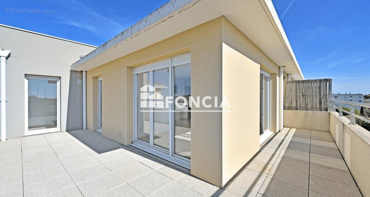 Appartement à PORT-SAINT-LOUIS-DU-RHONE