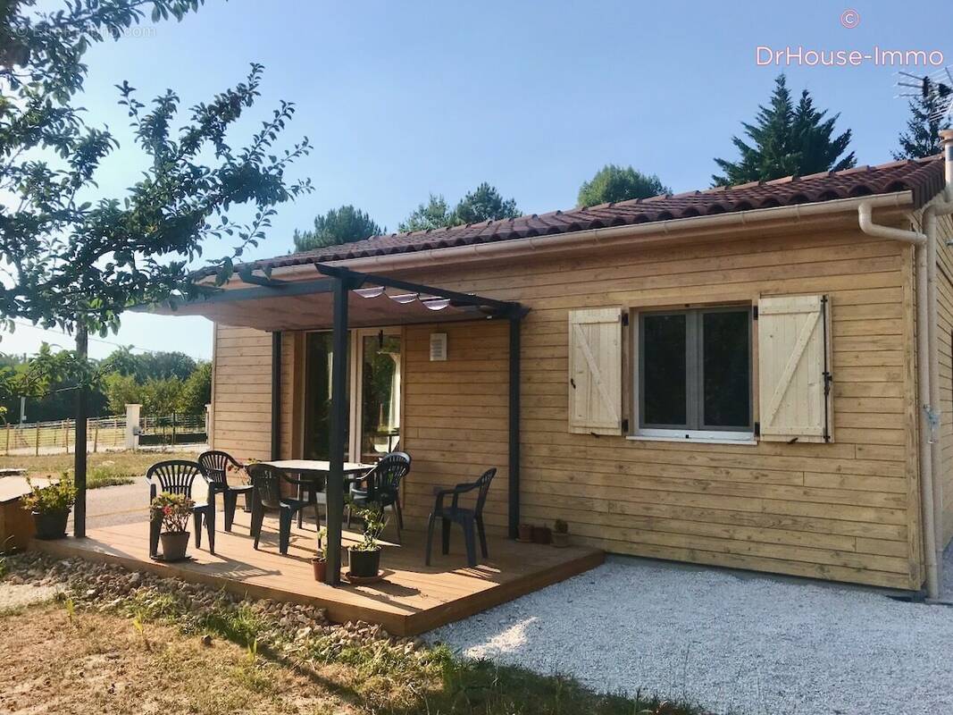 Maison 45 m² à Plazac  - photo 1