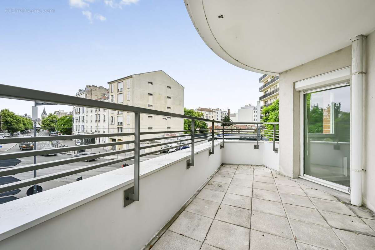 Terrasse droite - Appartement à SAINT-DENIS