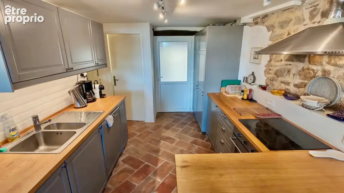 Magnifique Maison de Village en Pierre avec Deux Chambres et une Vue Imprenable - photo 9