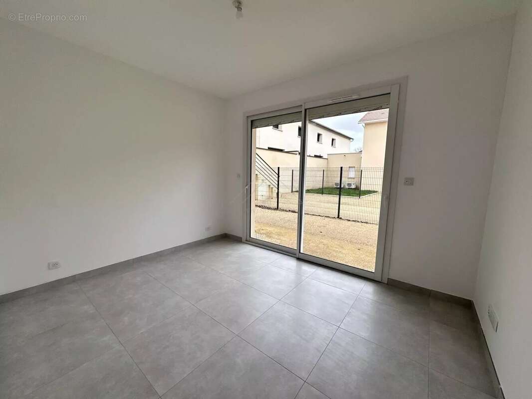 Appartement à TREPT