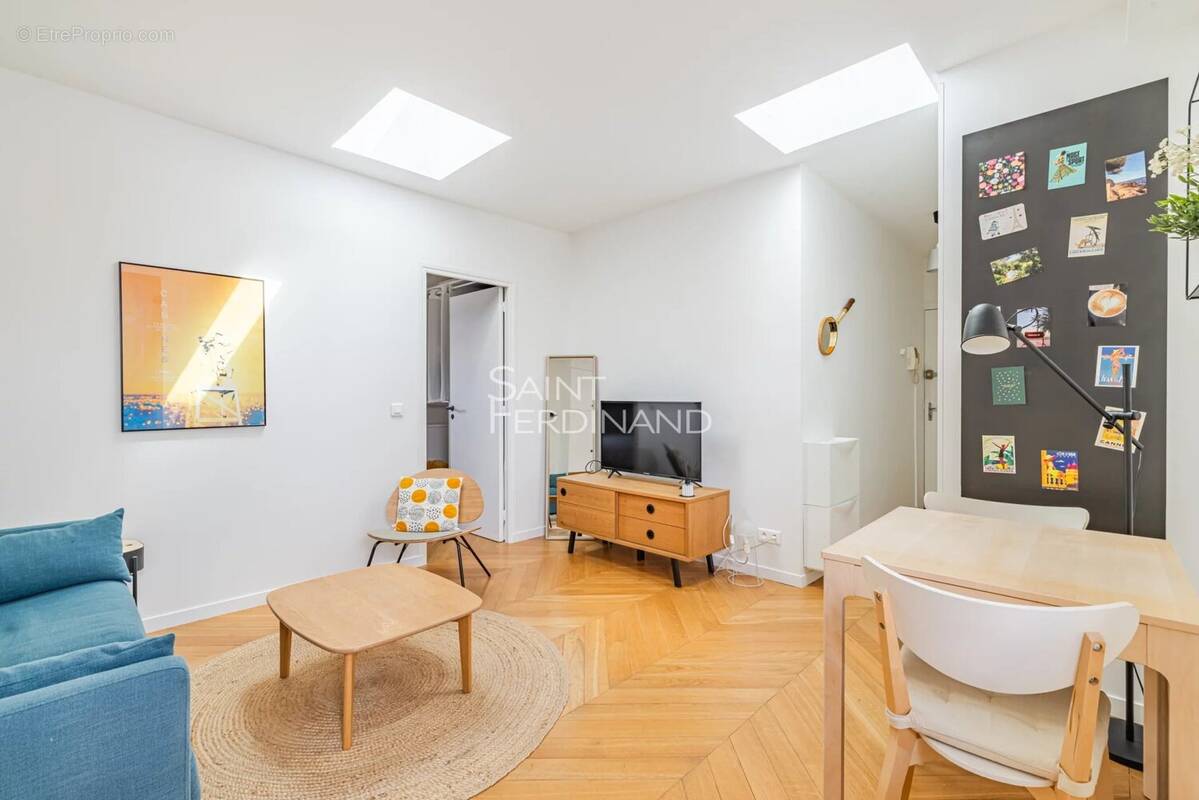 Appartement à PARIS-17E