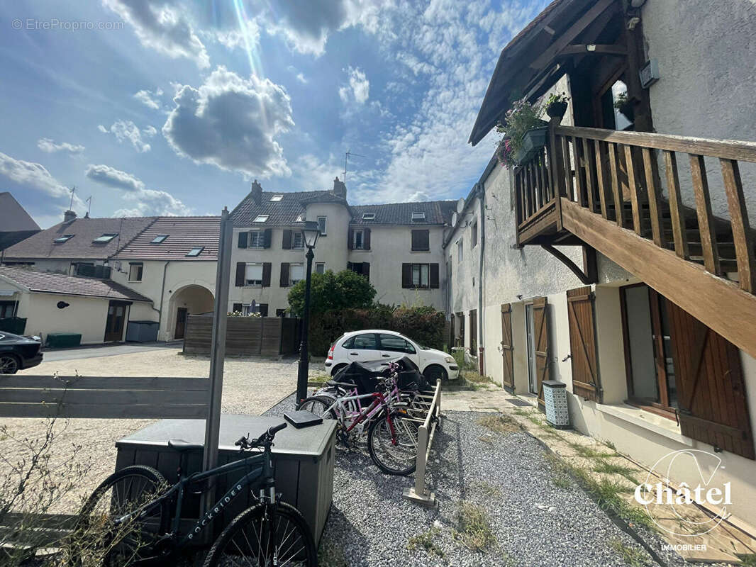 Appartement à LA CHAPELLE-EN-SERVAL