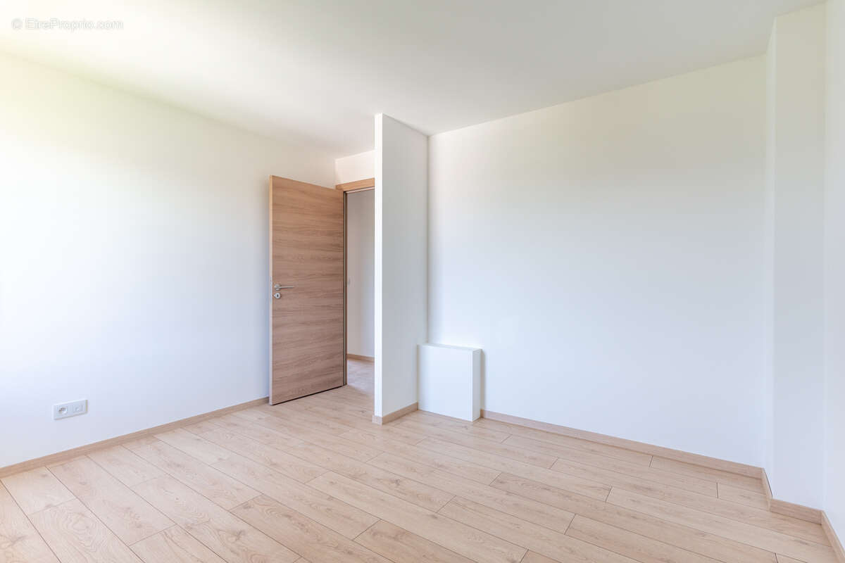 Appartement à POISY