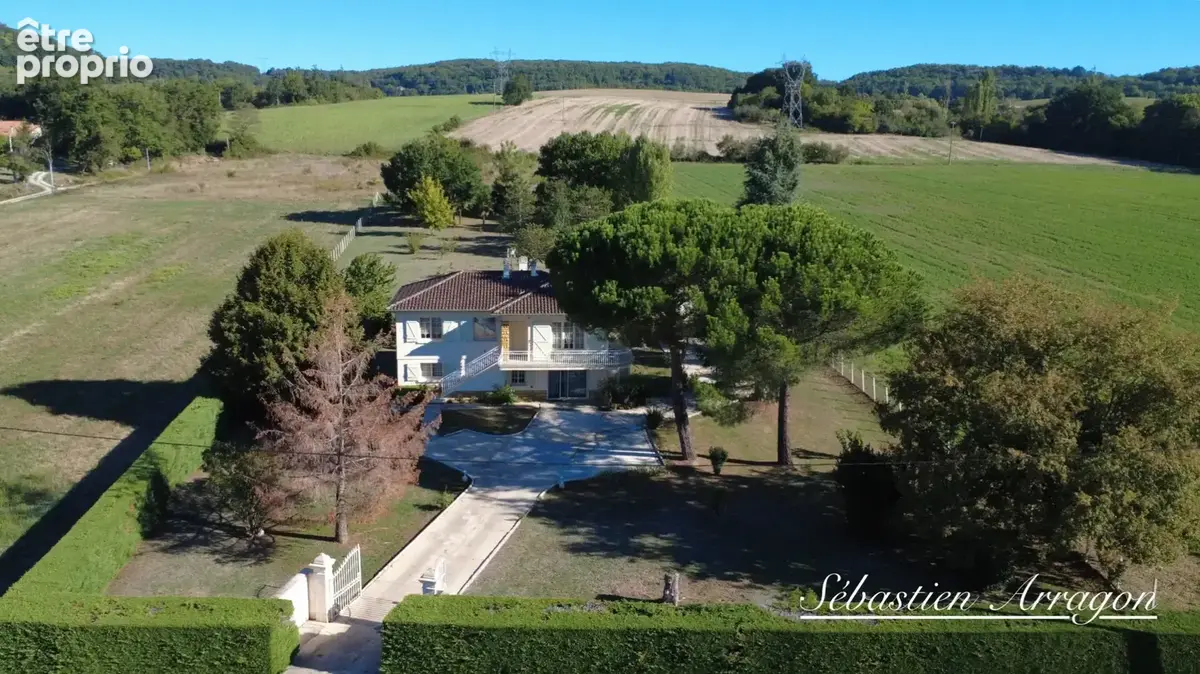 DAUSSE (47) - Maison familiale avec deux logements indépendants et plus de 5 700 m² de terrain - photo 2