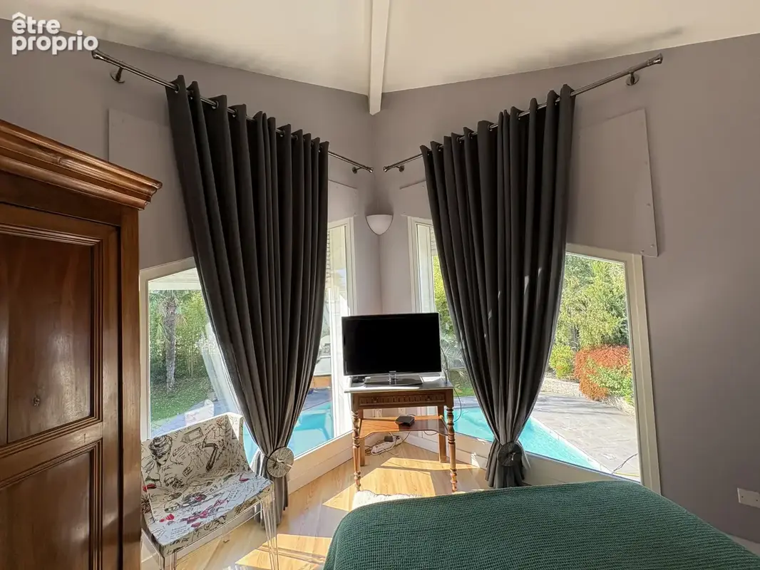 Maison T7 de 135.47 m2 avec piscine et annexes sur terrain de 1053 m2, 07500 GUILHERAND-GRANGES - photo 20