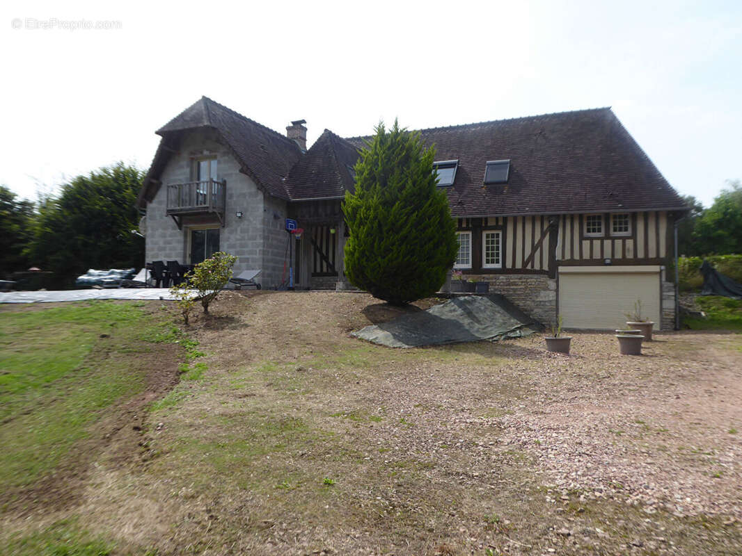 Maison à PONT-L&#039;EVEQUE