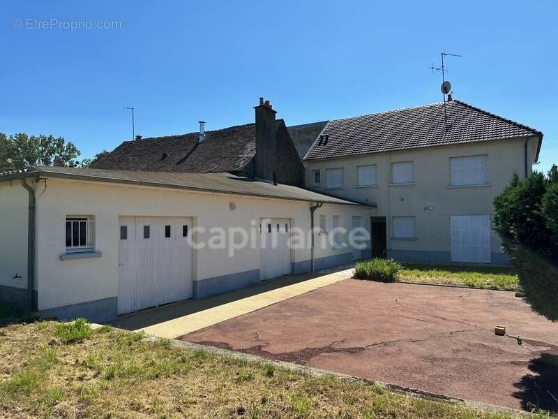 Appartement à SAVIGNE-L'EVEQUE