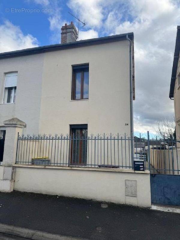 Maison à BELLEU