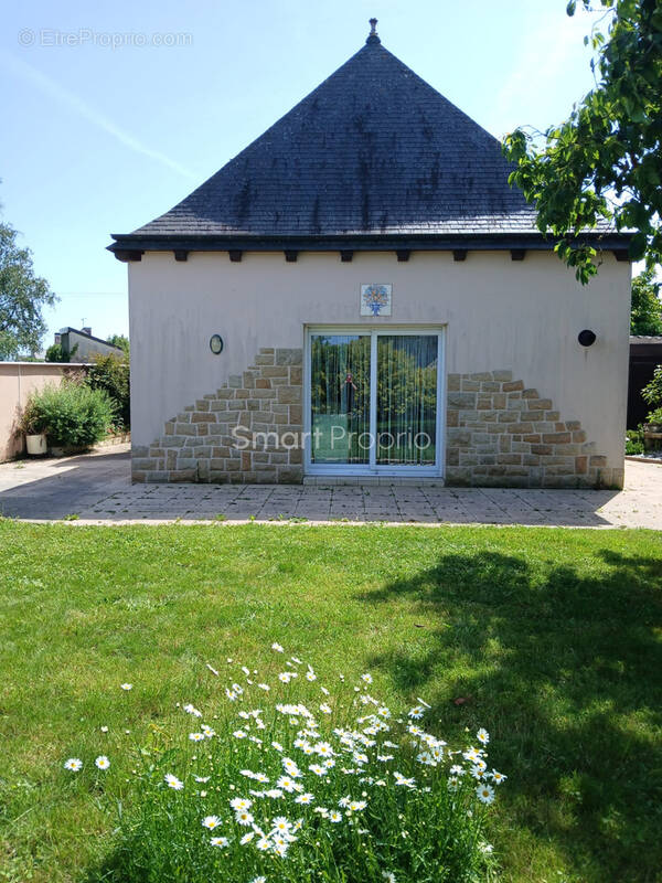 Maison à HENANBIHEN
