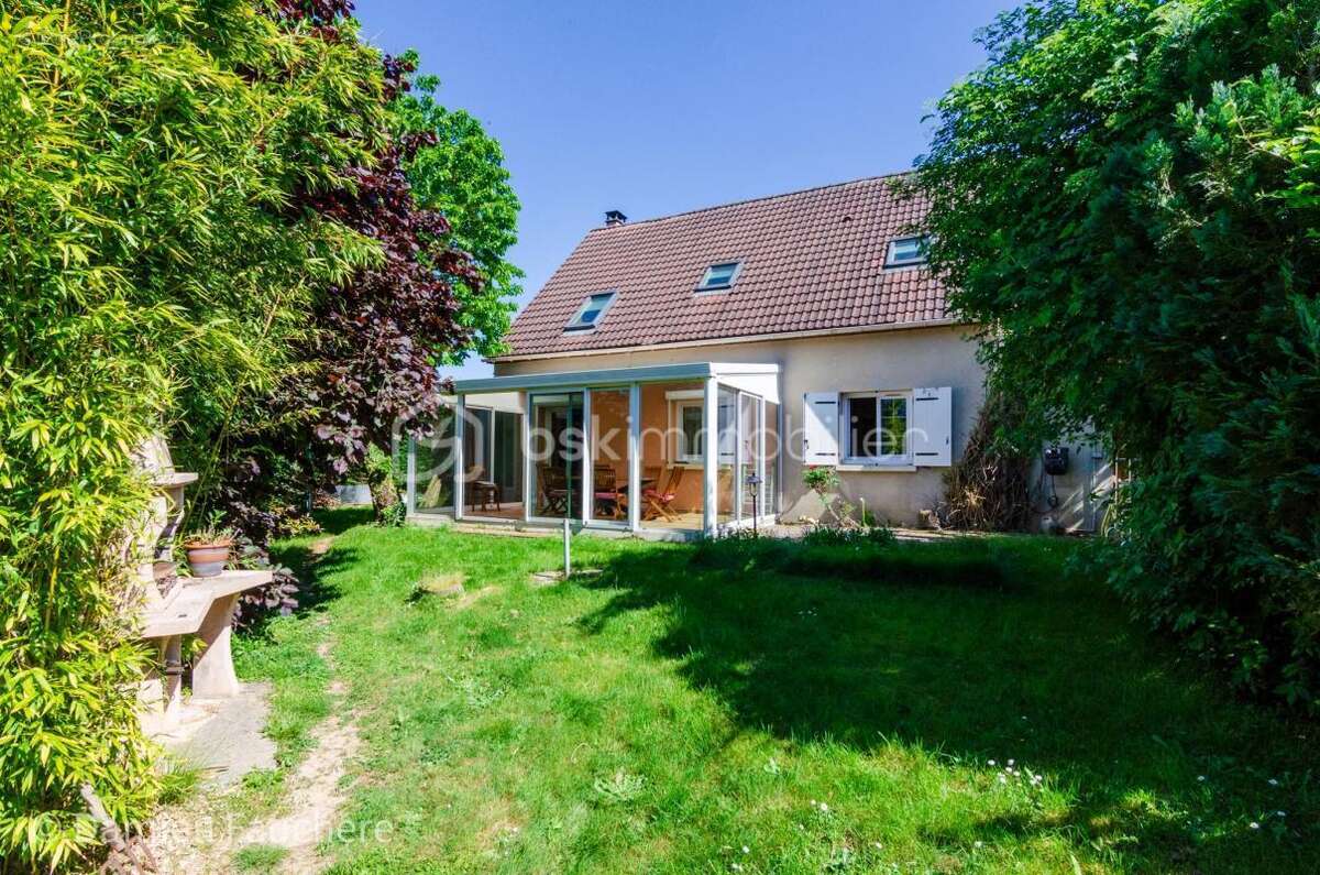 Maison à VAUX-LE-PENIL