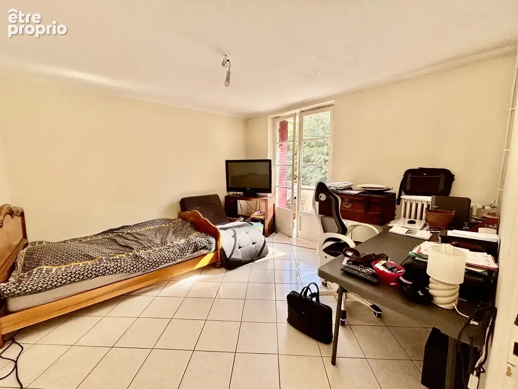 Chambéry Appartement T2 de 39 m2 à rénover avec cave et garage - photo 4